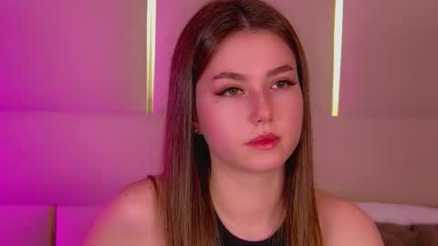 katiereeves online show from November 11, 6:21 pm