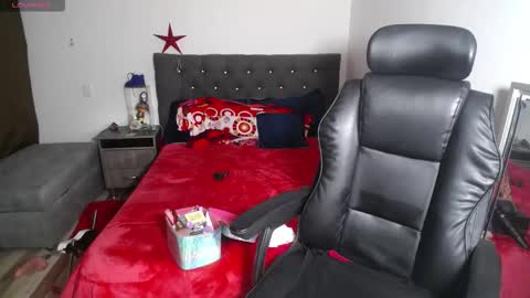Snapshot of katik_11sexhot chatting on September 21, 2:37 am Daniela  online show from September 21, 2:37 am