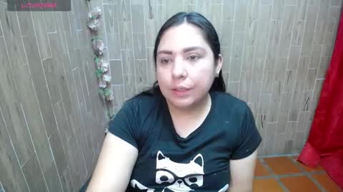Snapshot of katy2425 chatting on September 30, 2:22 am Katy online show from September 30, 2:22 am