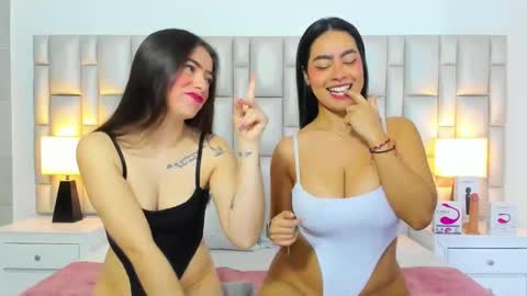 katy blonde girl and paola big boobs online show from March 29, 1:35 pm
