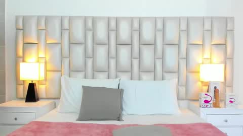 katy blonde girl and paola big boobs online show from March 25, 8:04 pm