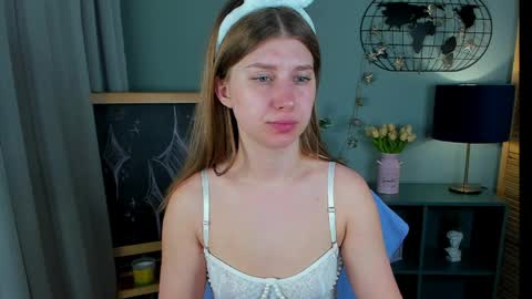 katymeaw online show from March 31, 1:50 am