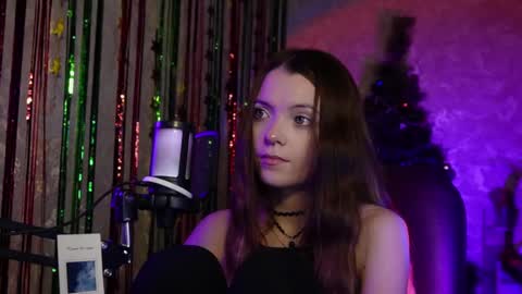  Nana  online show from December 17, 8:32 pm