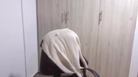  Khawit  online show from February 26, 1:57 am