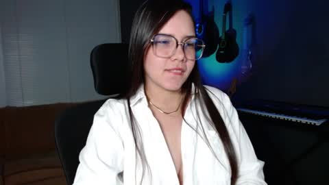 Snapshot of kay_avrill chatting on January 26, 4:30 am Kay online show from January 26, 4:30 am