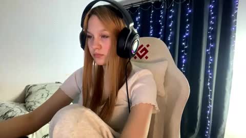 Amia online show from March 6, 6:29 pm