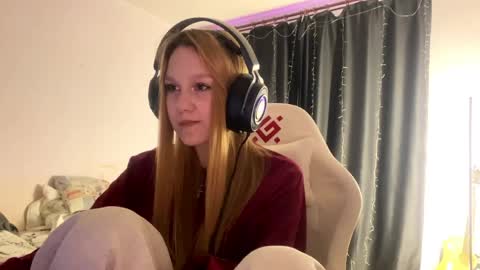 Amia online show from April 22, 5:53 pm