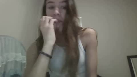 kaylaelizabeth97 online show from April 16, 3:39 am