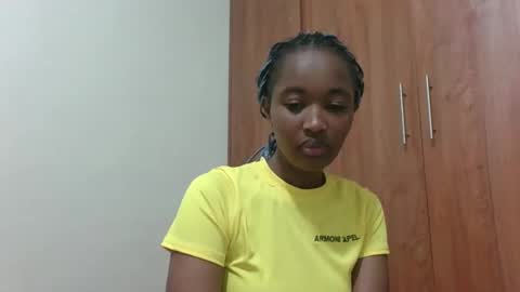 kaylar online show from April 19, 7:53 am