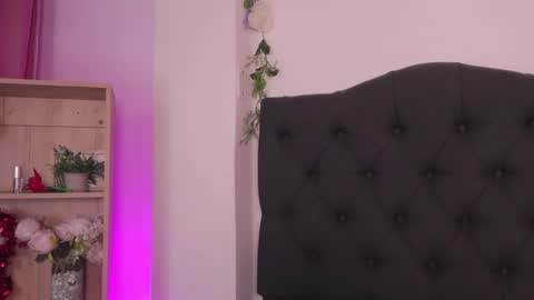 kaylee_lee online show from April 22, 4:08 am