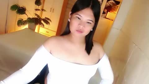 Y O U R        F U T U R E       K A Y L E E  online show from November 30, 2:29 am