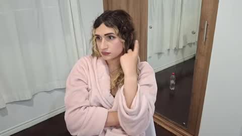 Kaylee Sims online show from April 28, 2:38 am