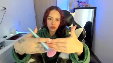 kaylie online show from April 20, 11:46 am