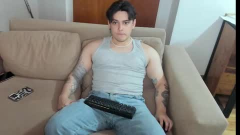 kaynn_b online show from January 31, 1:43 am