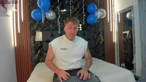 Snapshot of keane_lee chatting on October 7, 12:01 pm Keane online show from October 7, 12:01 pm
