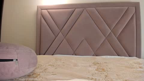 Kelly online show from December 15, 8:58 pm