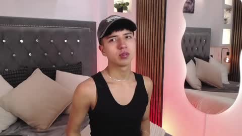 nico online show from April 21, 12:45 pm