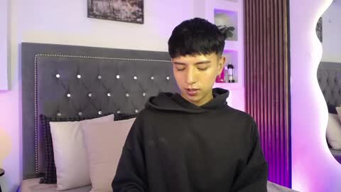 nico online show from April 6, 12:39 pm