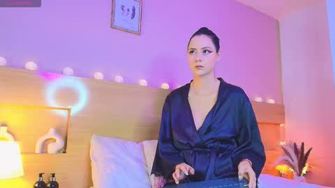 Keidance online show from November 18, 9:18 pm