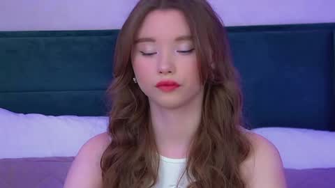 Keira online show from June 7, 6:18 am