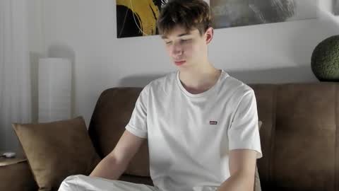 Snapshot of keithcozart1337 chatting on October 17, 3:38 pm Mark online show from October 17, 3:38 pm