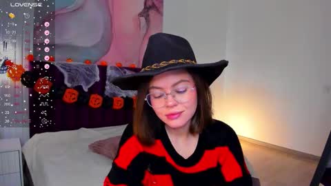 Kelly online show from October 29, 2:02 am