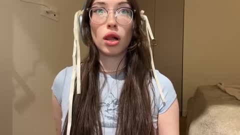 Kelly online show from March 6, 5:45 pm