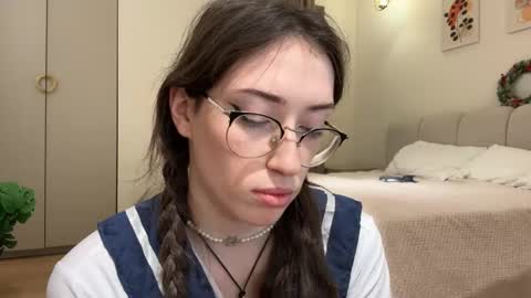 Kelly online show from March 4, 5:43 pm