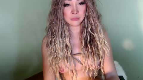 its me KELLY online show from February 22, 7:01 am