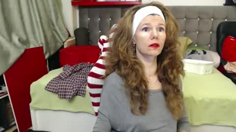 kelly online show from November 24, 8:51 pm