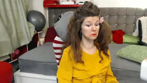 kelly online show from March 5, 2:20 am