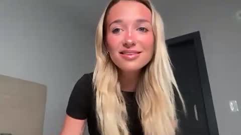 Kelsey Blu online show from March 12, 3:32 am