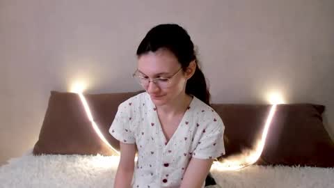 Kelsirabenold online show from April 24, 4:14 am