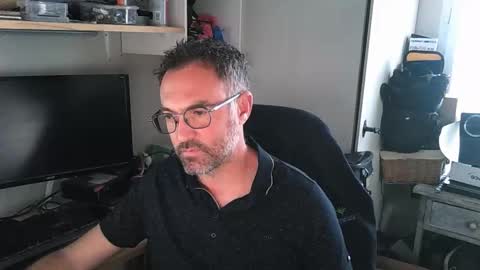 kelvin06133 online show from April 19, 3:13 pm