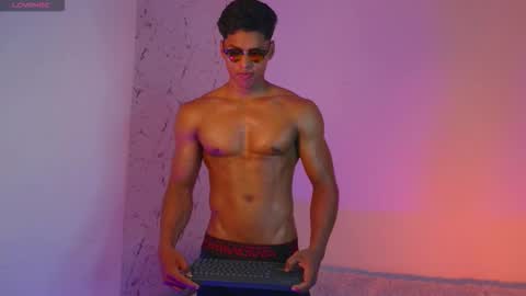 ken__owensx online show from November 27, 6:21 am