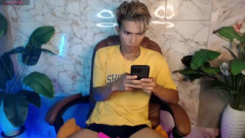 ken_minjun online show from July 28, 12:01 pm
