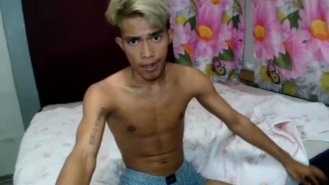 ken_minjun online show from July 20, 12:40 pm