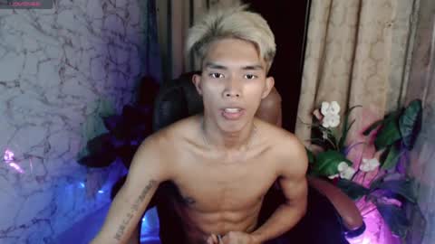 ken_minjun online show from June 17, 12:21 pm