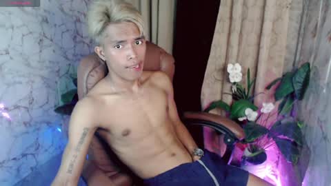 ken_minjun online show from June 16, 12:20 pm