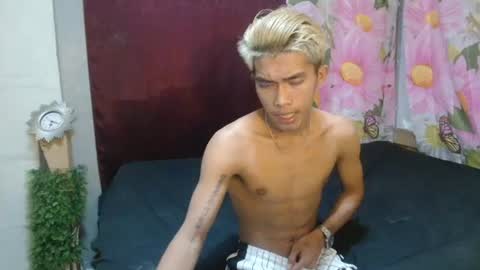 ken_minjun online show from July 7, 2:32 pm
