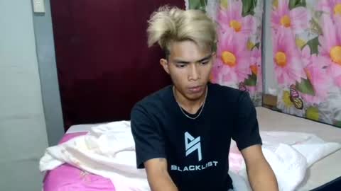 ken_minjun online show from July 21, 12:40 pm