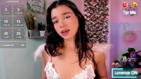 Carolina  online show from September 17, 2:53 pm