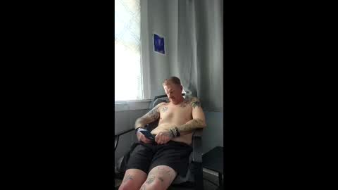 kendall21978 online show from April 19, 6:43 pm