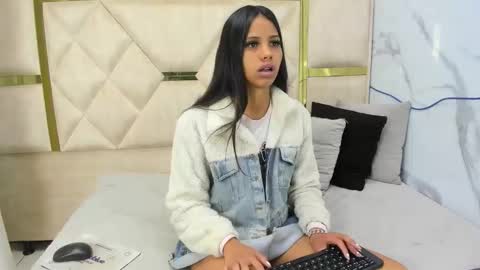 kendall69__ online show from October 4, 2:15 pm