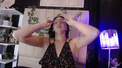 Snapshot of kendall_saenz chatting on October 7, 8:27 pm kendall_saenz online show from October 7, 8:27 pm