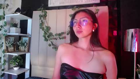 Snapshot of kendall_saenz chatting on October 15, 8:31 pm kendall_saenz online show from October 15, 8:31 pm