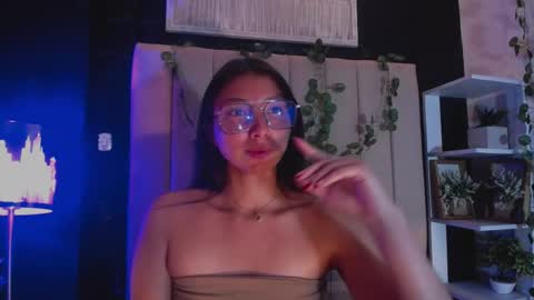 Snapshot of kendall_saenz chatting on October 23, 8:42 pm kendall_saenz online show from October 23, 8:42 pm