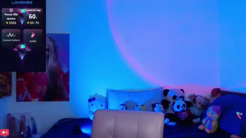 kendallgil online show from November 15, 6:59 am