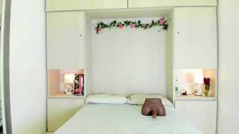 Kendal online show from February 3, 12:20 pm