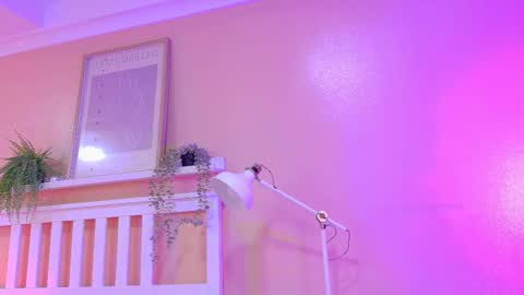   online show from February 4, 9:02 am